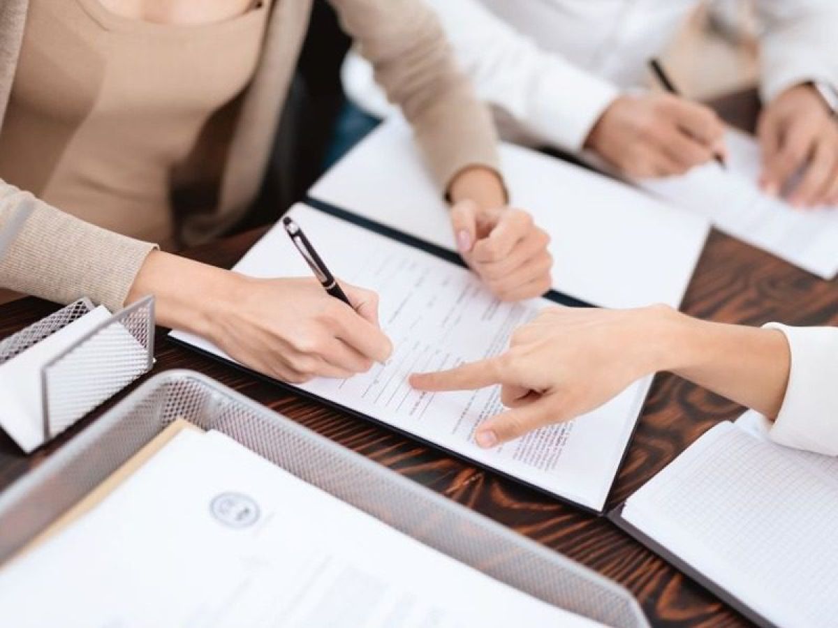 Redacción y revisión de contratos a medida